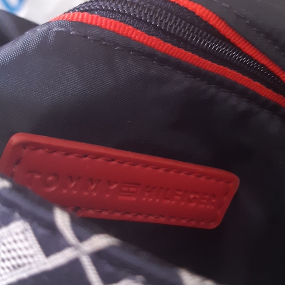 Nwt Tommy  Hilfiger  backpack - Picture 10 of 10